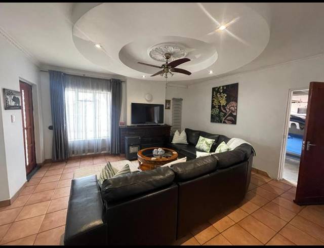 3 BEDROOM HOUSE FOR SALE IN LEONDALE